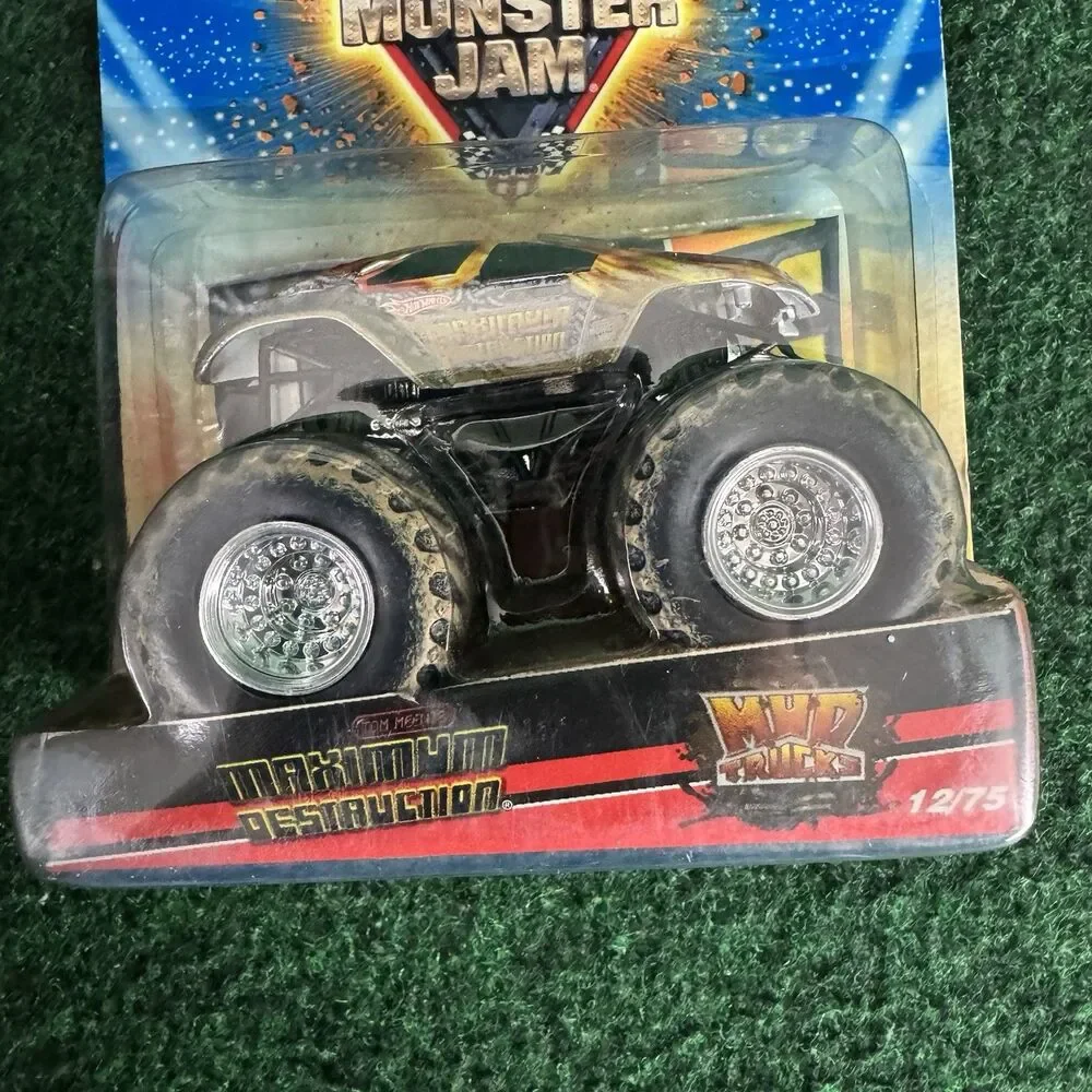 Maximum Destruction Hot Wheels Monster Jam Truck Flag Series Mud Trucks 12/75